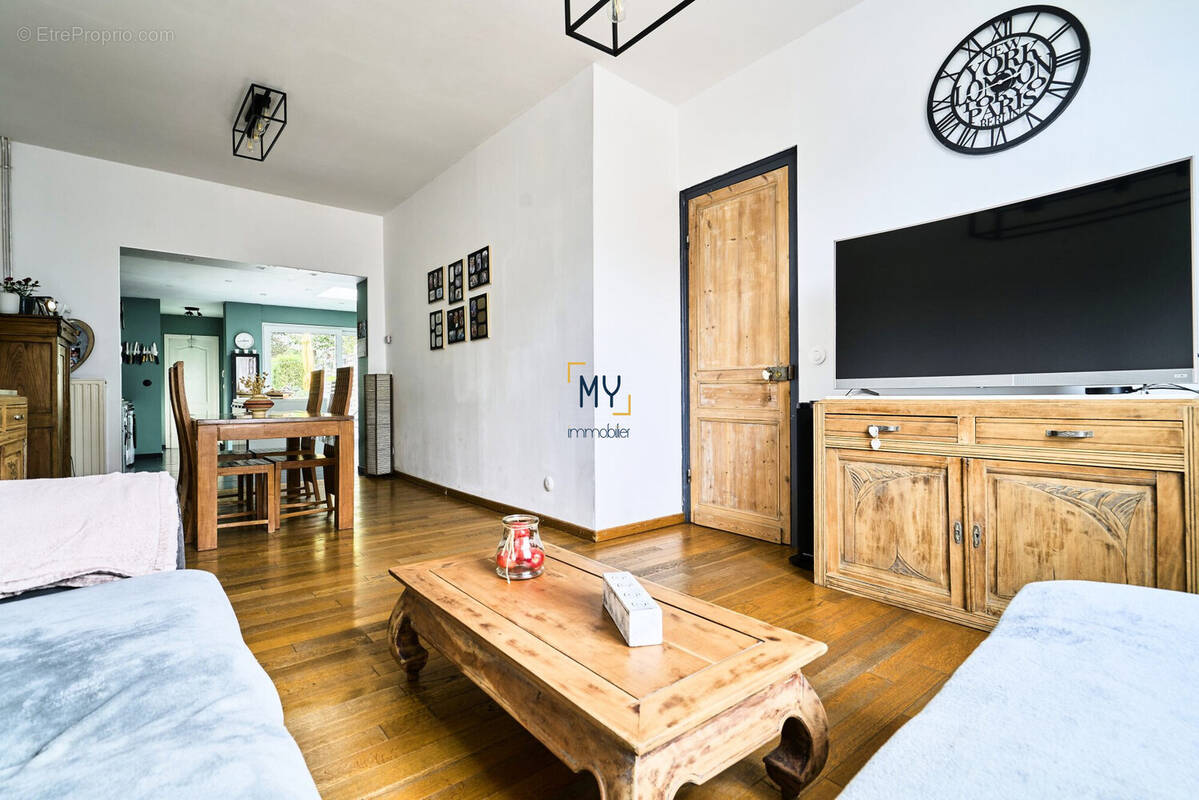 SALON - Maison à vendre - 4/5 pièces - 110 m² - Saint-André-Lez-Lille - Maison à SAINT-ANDRE-LEZ-LILLE