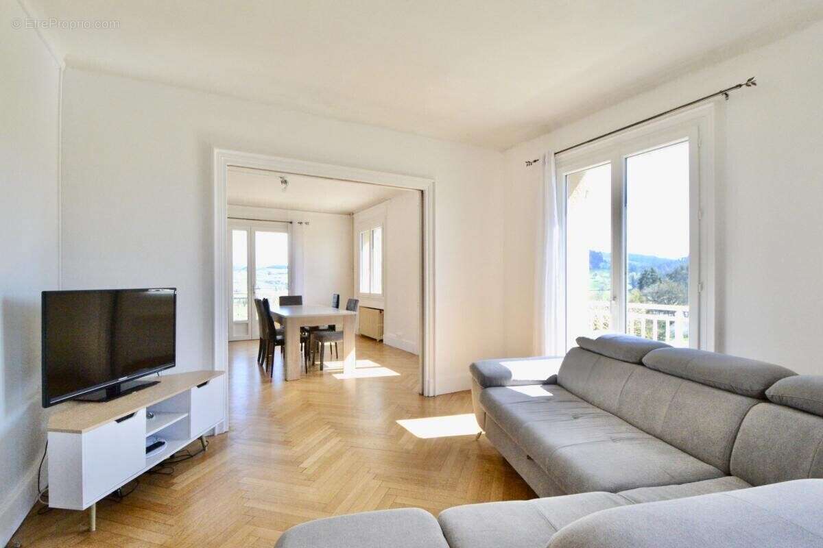 Maison à LA CLAYETTE