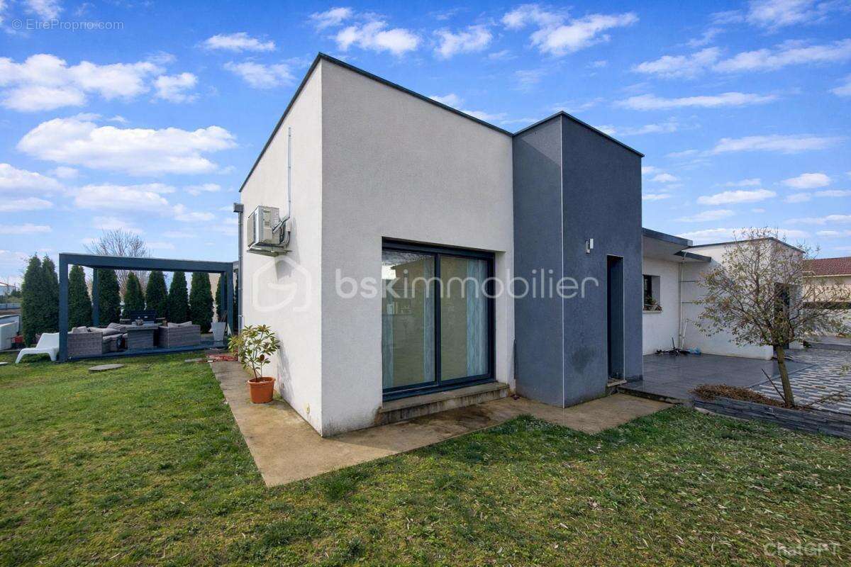 Maison à PONT-DU-CHATEAU