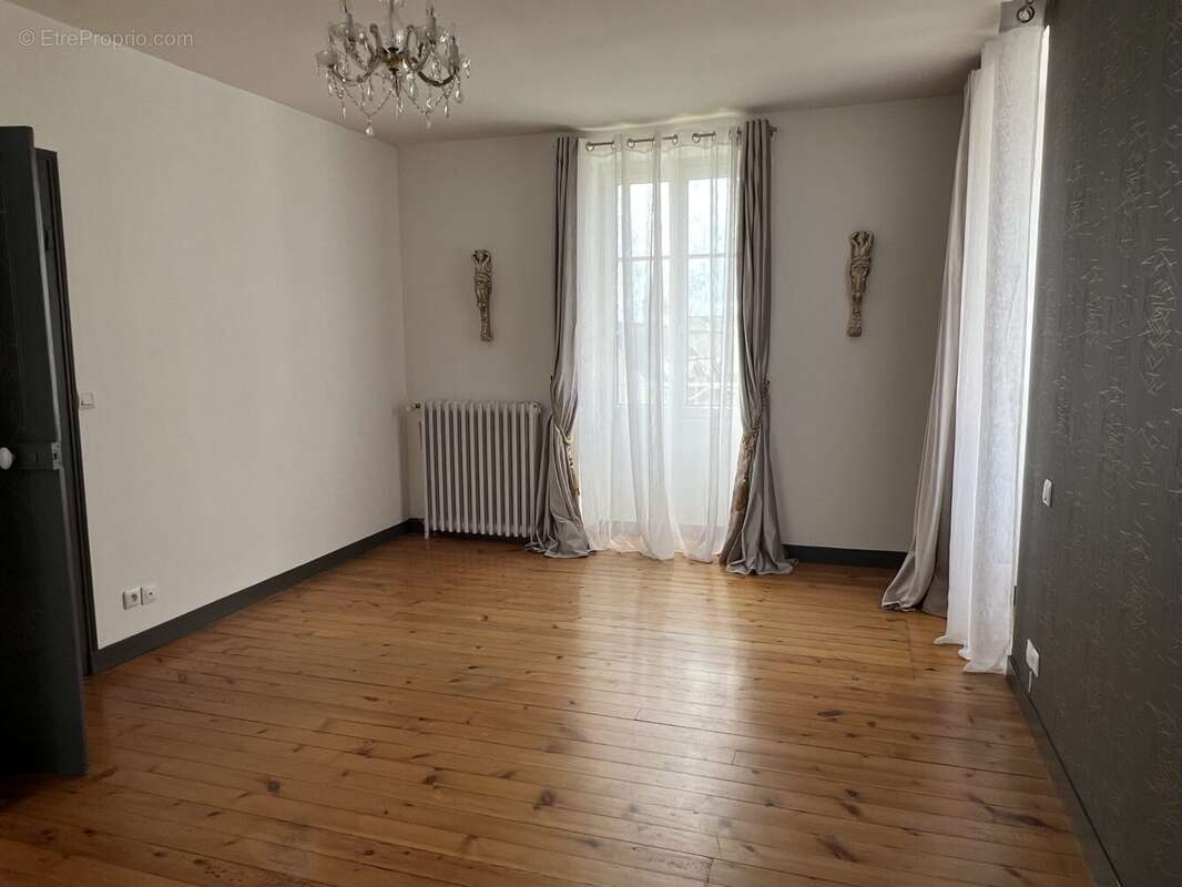 chambre 2 - Maison à LA FERTE-MACE