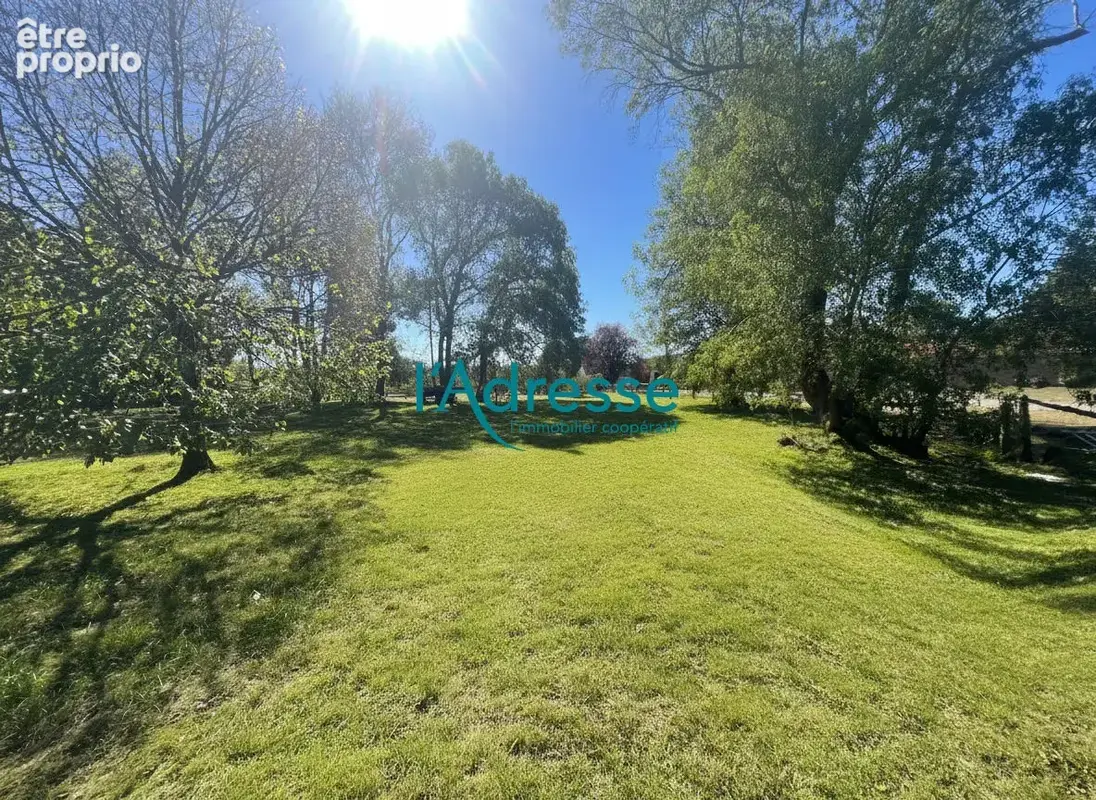 Maison familiale de 235 m² avec terrain arboré de 5 200 m² - photo 10