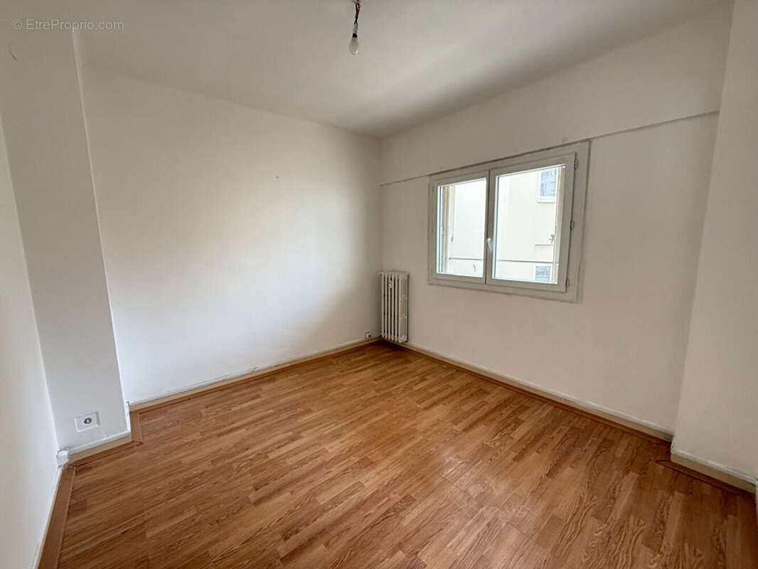 TOULON PALAIS DE JUSTICE Appartement T2 avec ascenseur - photo 2