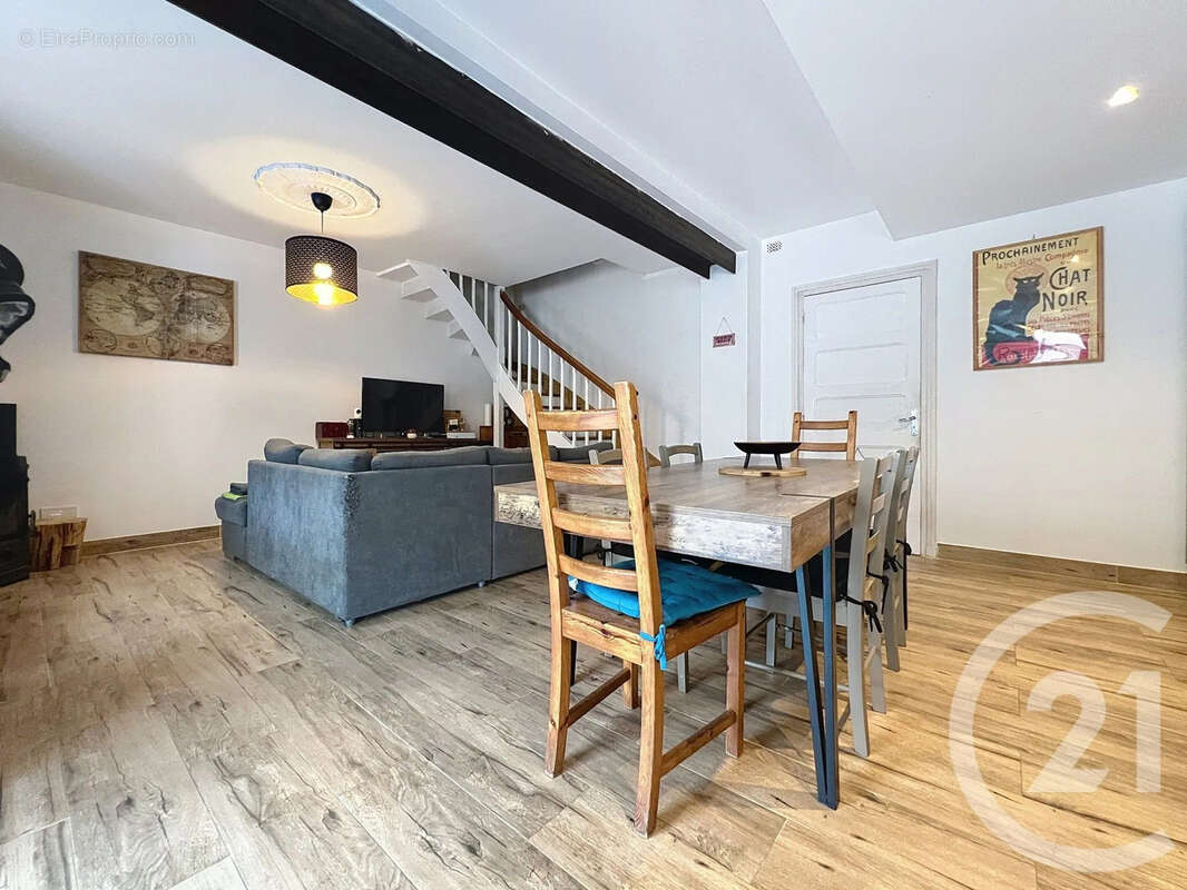 Maison à PONT-EVEQUE