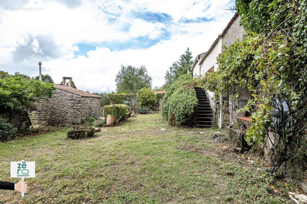 Maison de charme en pierre à vendre à Saint-Étienne-du-Bois, proche Legé   174 m2 habitables - photo 37
