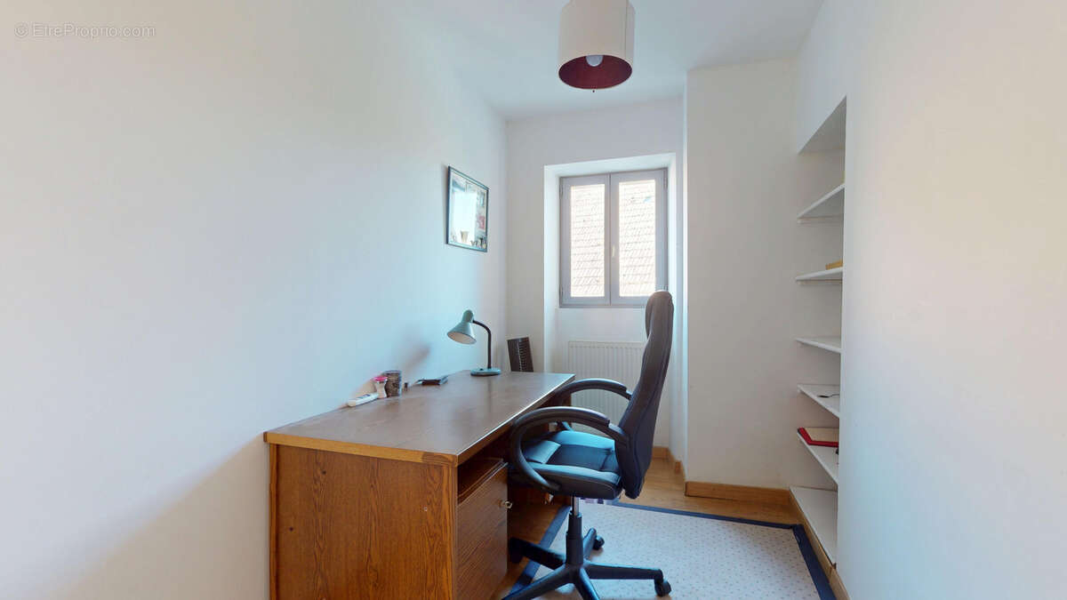 Maison à AVANNE-AVENEY