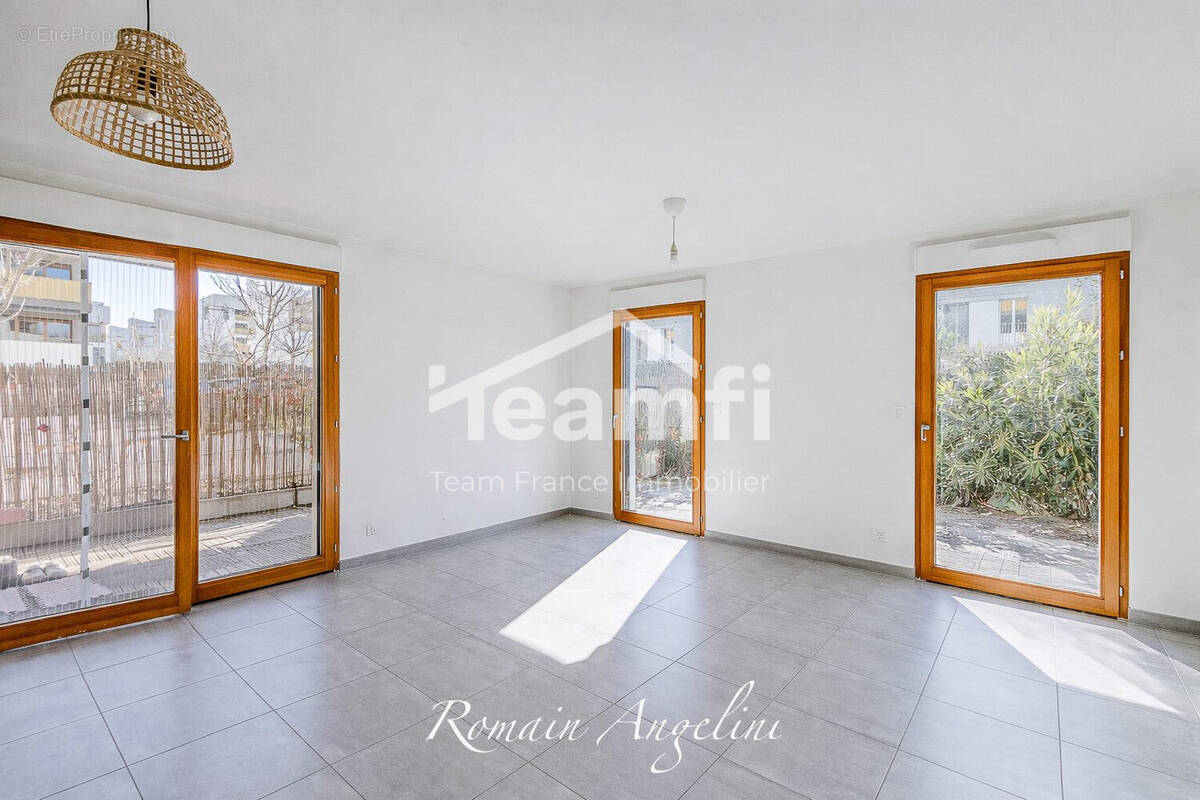 Appartement à SATHONAY-CAMP