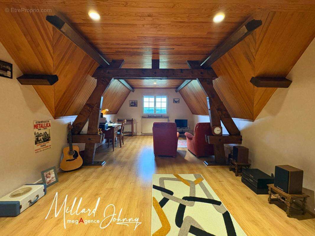 Maison à SAINT-LEGER-SUR-DHEUNE