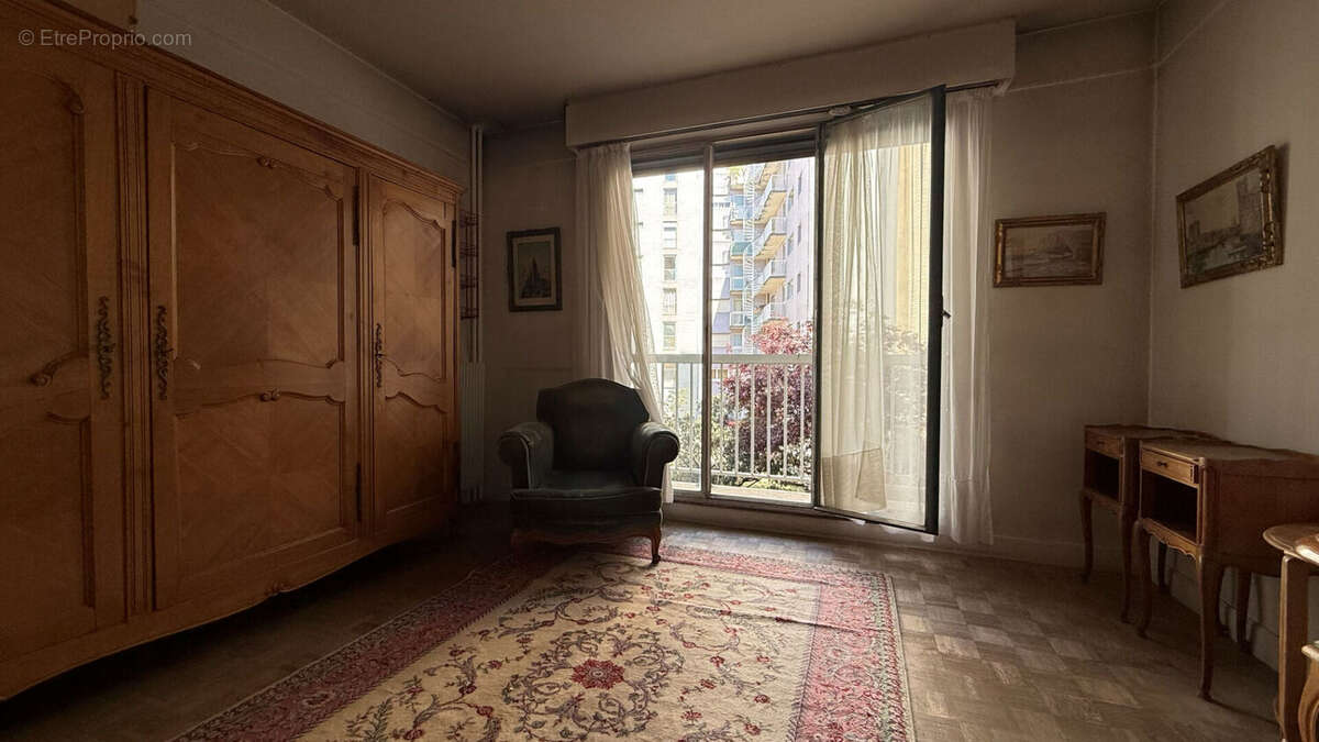 Appartement à PARIS-15E