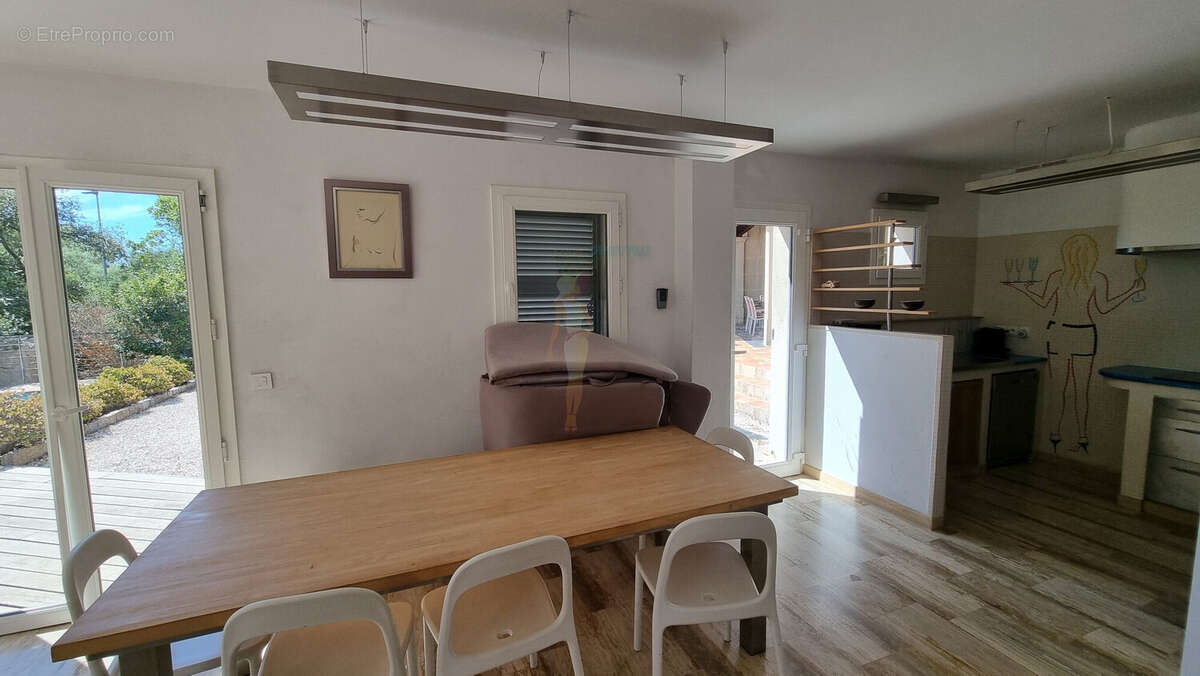 Maison à LES ISSAMBRES