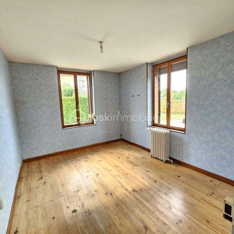Maison de 113 m2 avec terrain de 700m2 et garages - photo 6