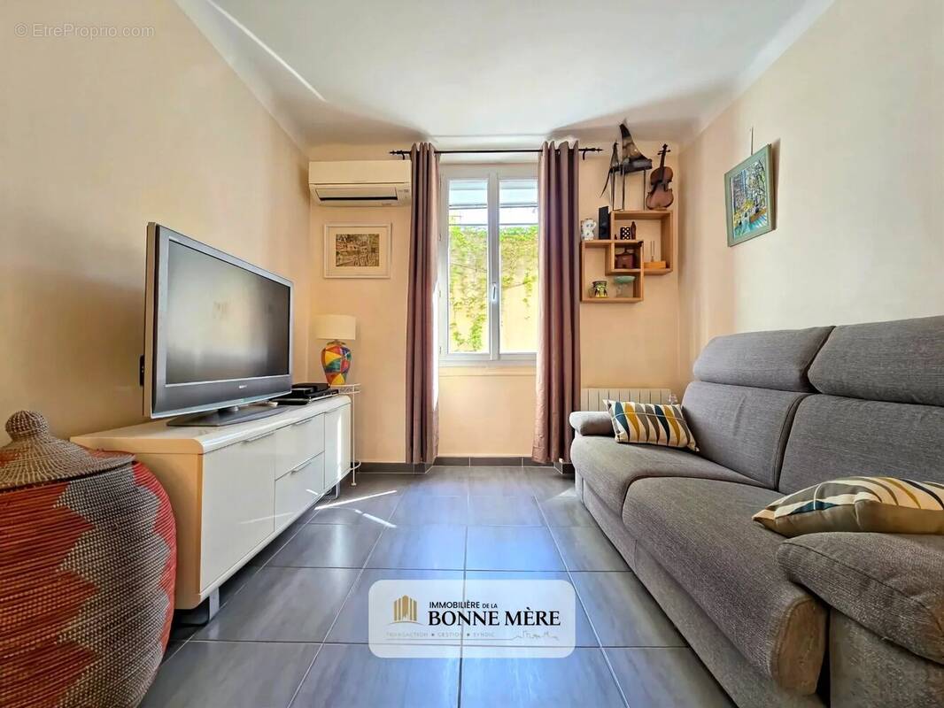 Appartement à MARSEILLE-6E