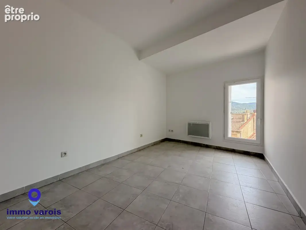 Pignans   t4 dernier étage avec terrasse de 28 m2 et garage - photo 5