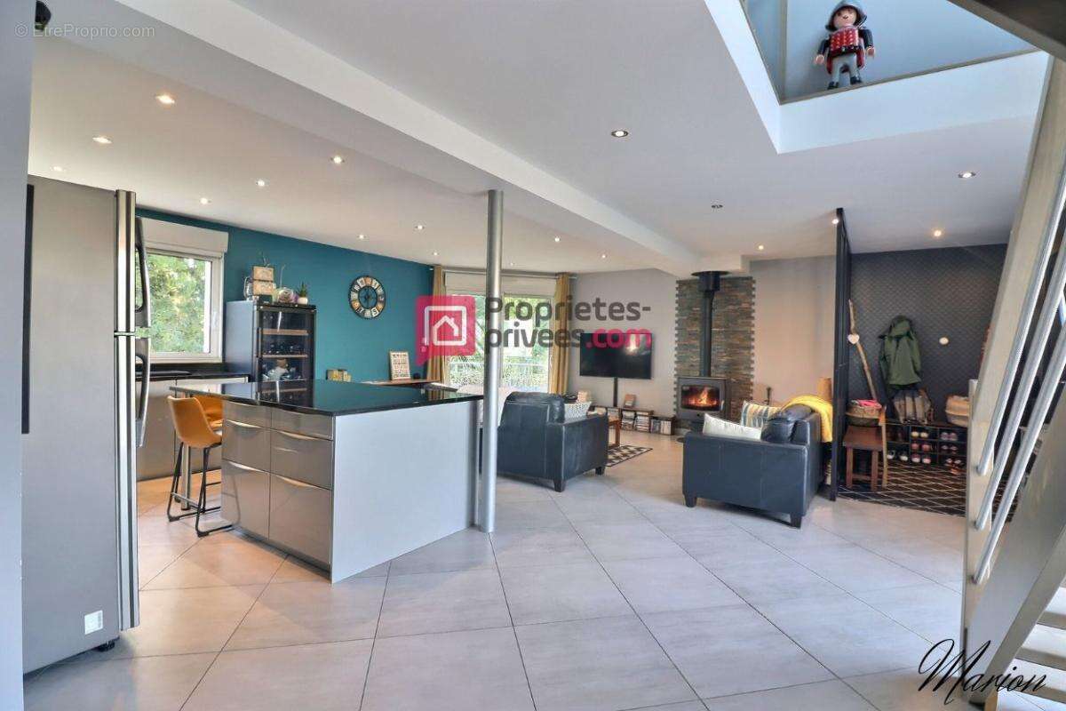 Maison à LA NEUVILLE-ROY