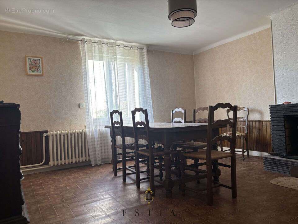 Maison à THIEBAUMENIL