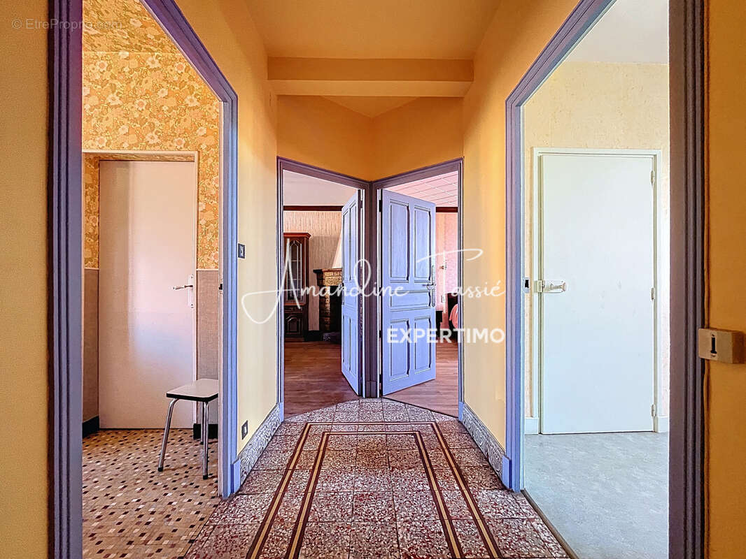 Immeuble de rapport, 3 appartements et sa maison   Centre-ville de Millau - photo 19