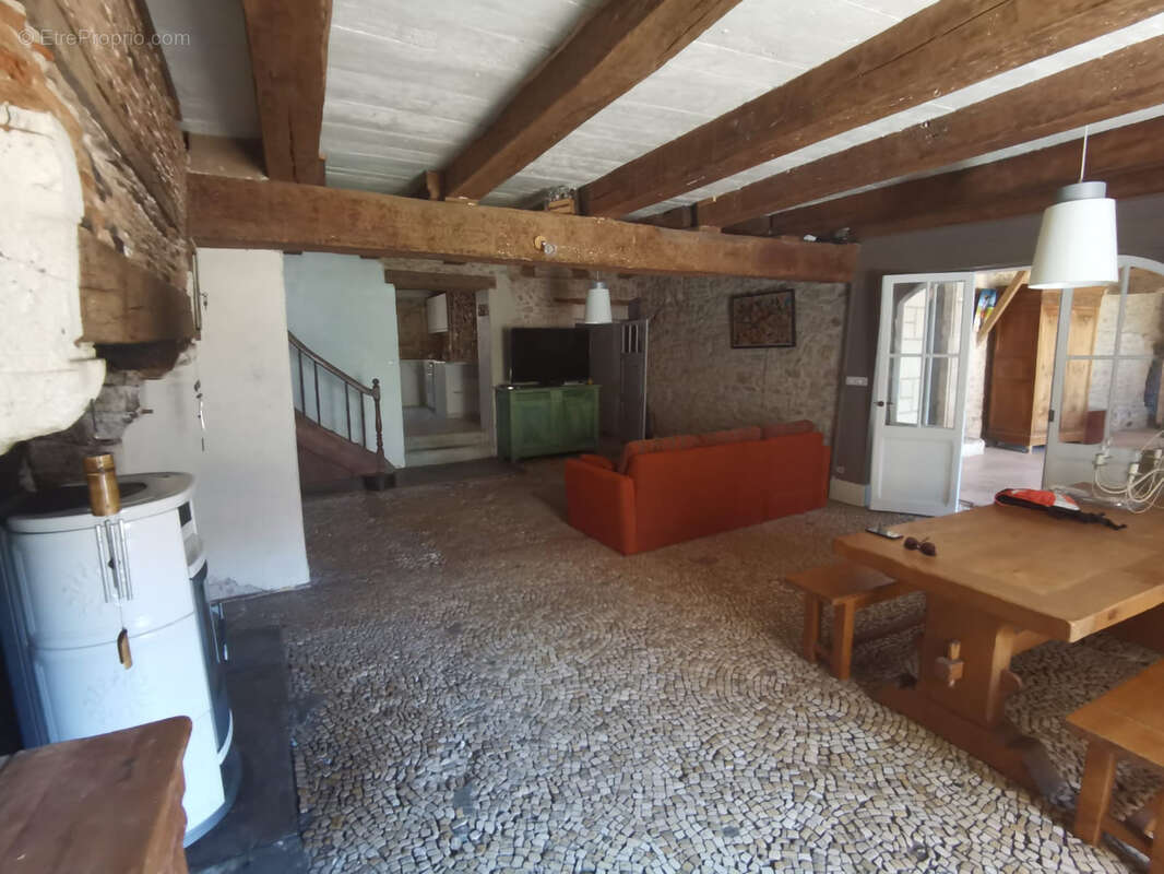 Maison à CHASSENEUIL-SUR-BONNIEURE