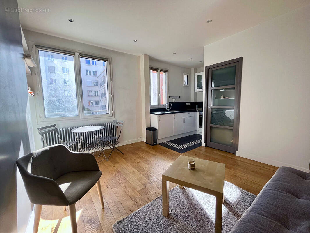 Appartement à AUBERVILLIERS