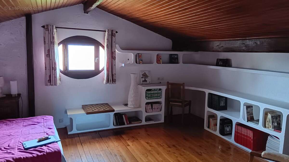 Maison à MONTREJEAU