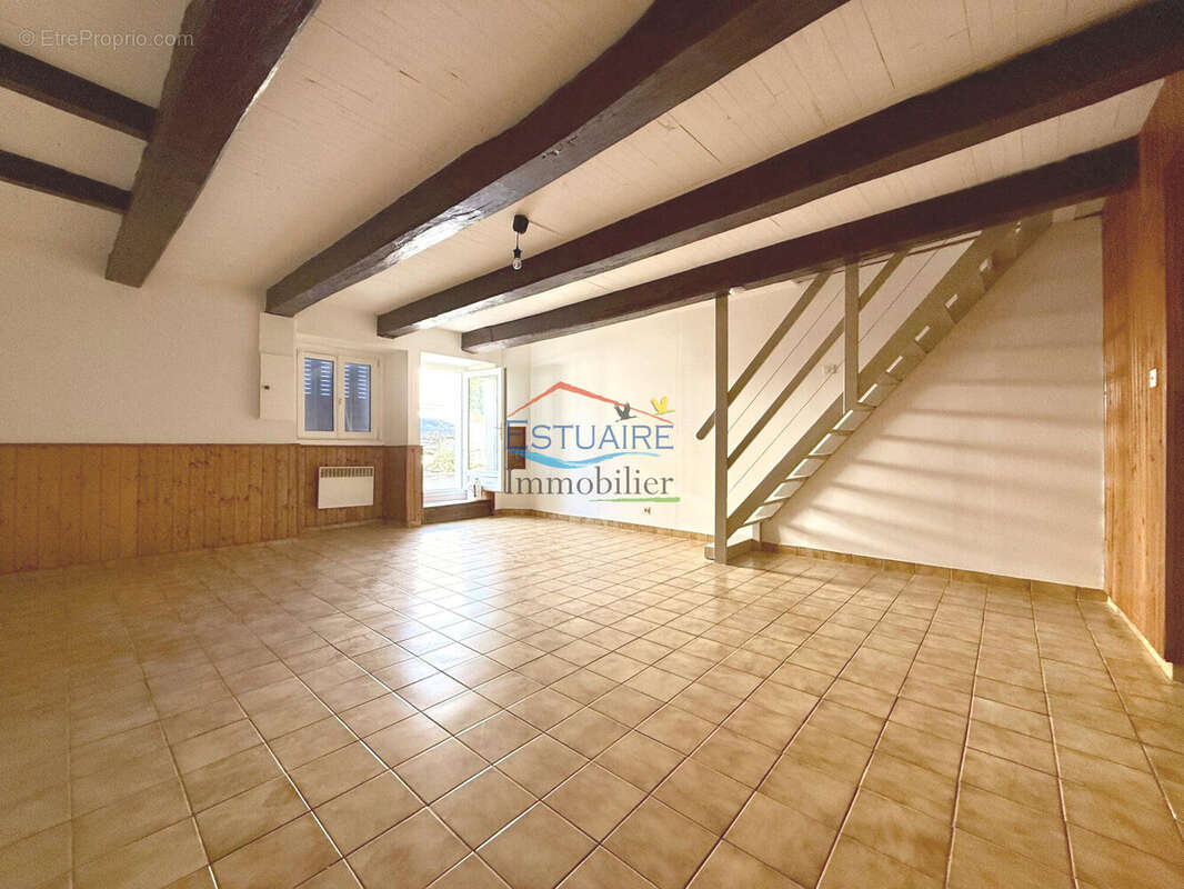 Maison 146 m² à Le Temple-De-Bretagne  - photo 3