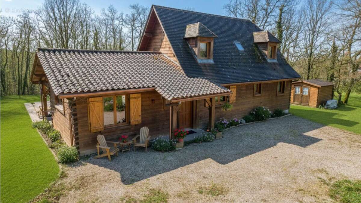 Maison à CARLUX