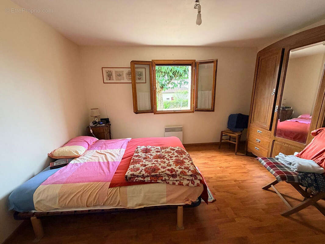 Située dans un village de caractère - photo 6