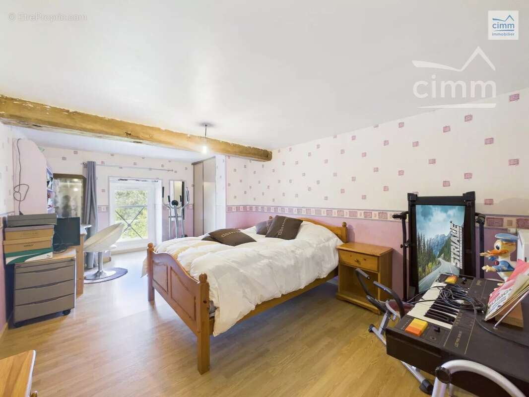 Maison à SAINT-THURIAL