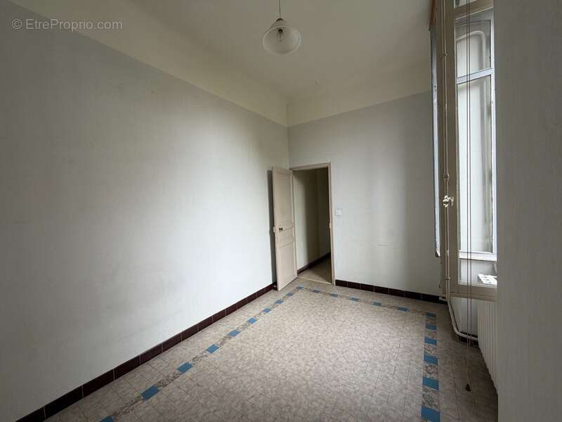 Appartement à MARSEILLE-1E