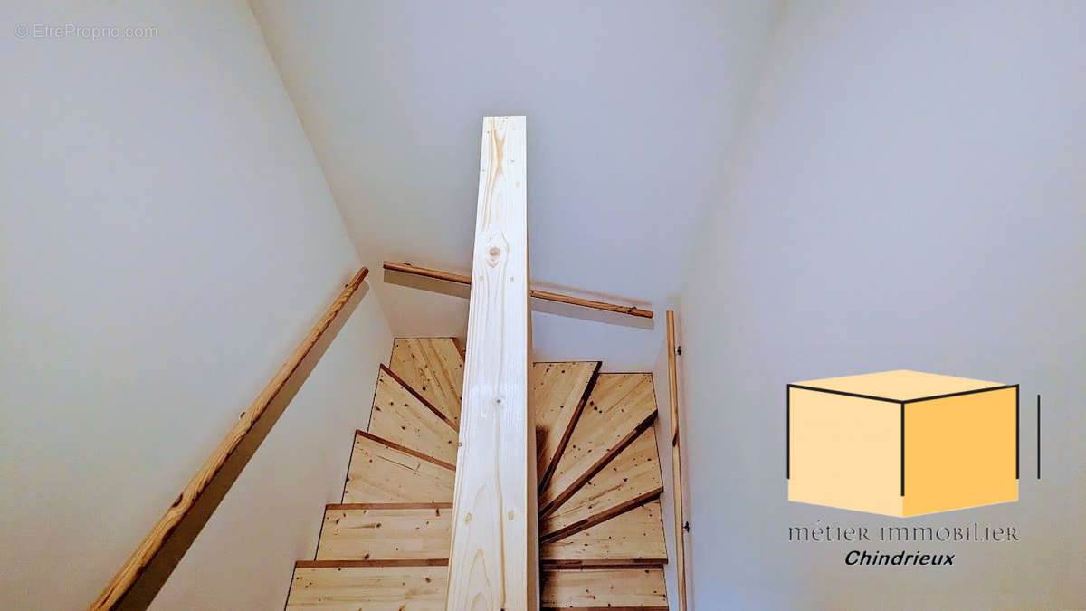 Appartement à CEYZERIEU