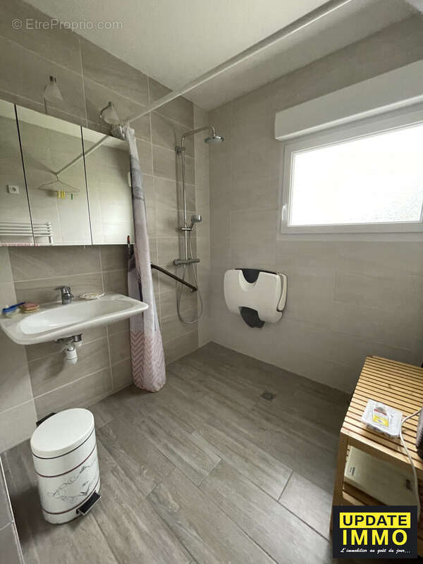 Maison 86 m² à Vittel  - photo 4