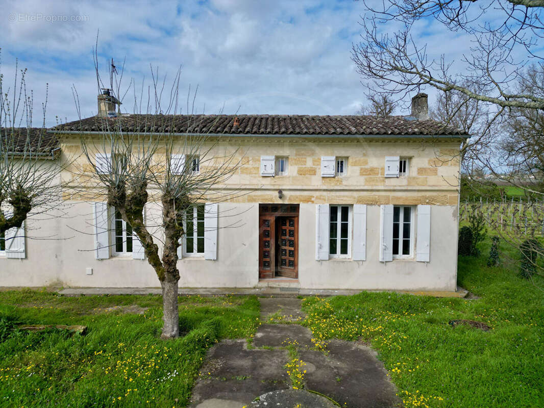 Maison à SAINT-EMILION