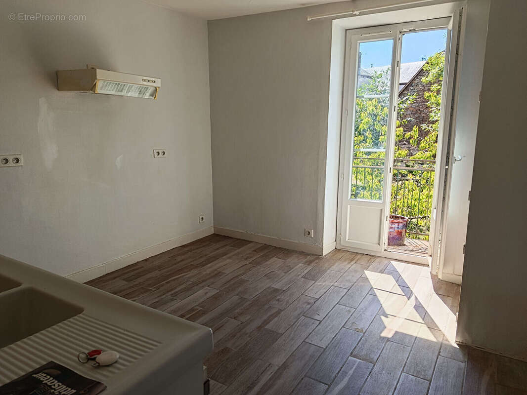 Appartement à rénover dans une belle bâtisse - Juillac - photo 13