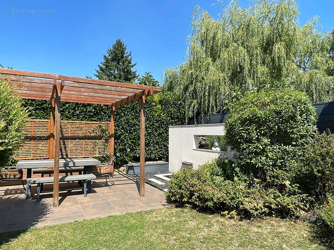 Maison à CRESPIERES