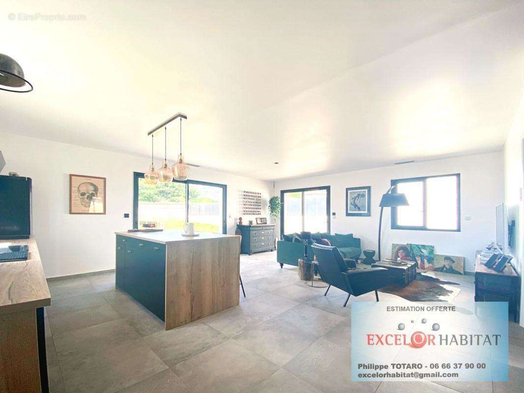 Maison à LA CHAPELLE-DE-GUINCHAY