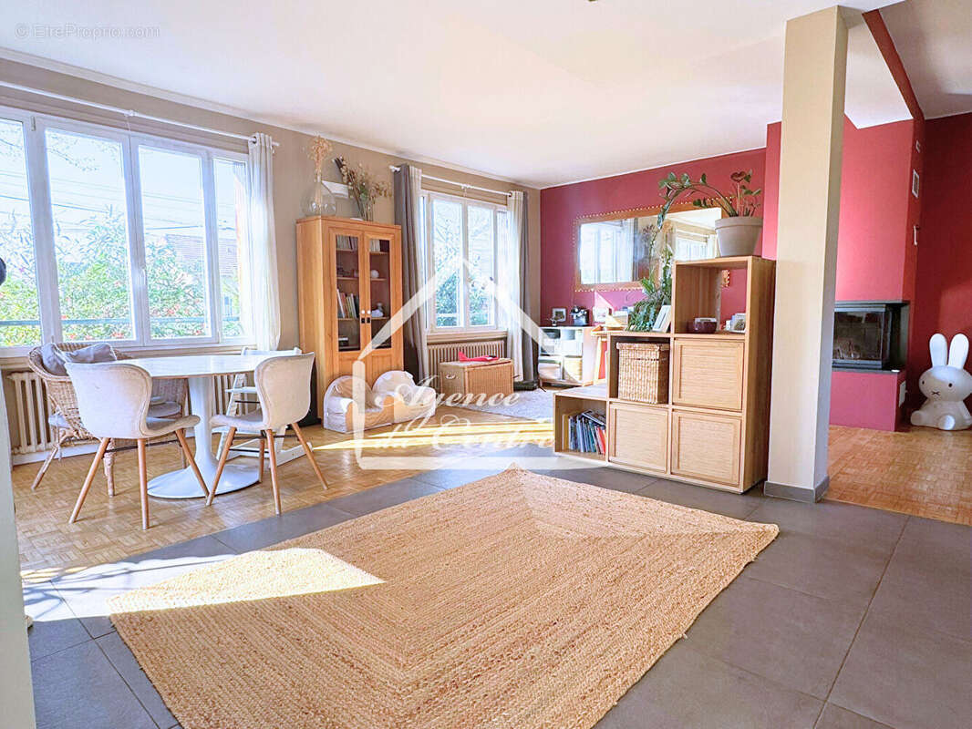 Maison à L'HAY-LES-ROSES