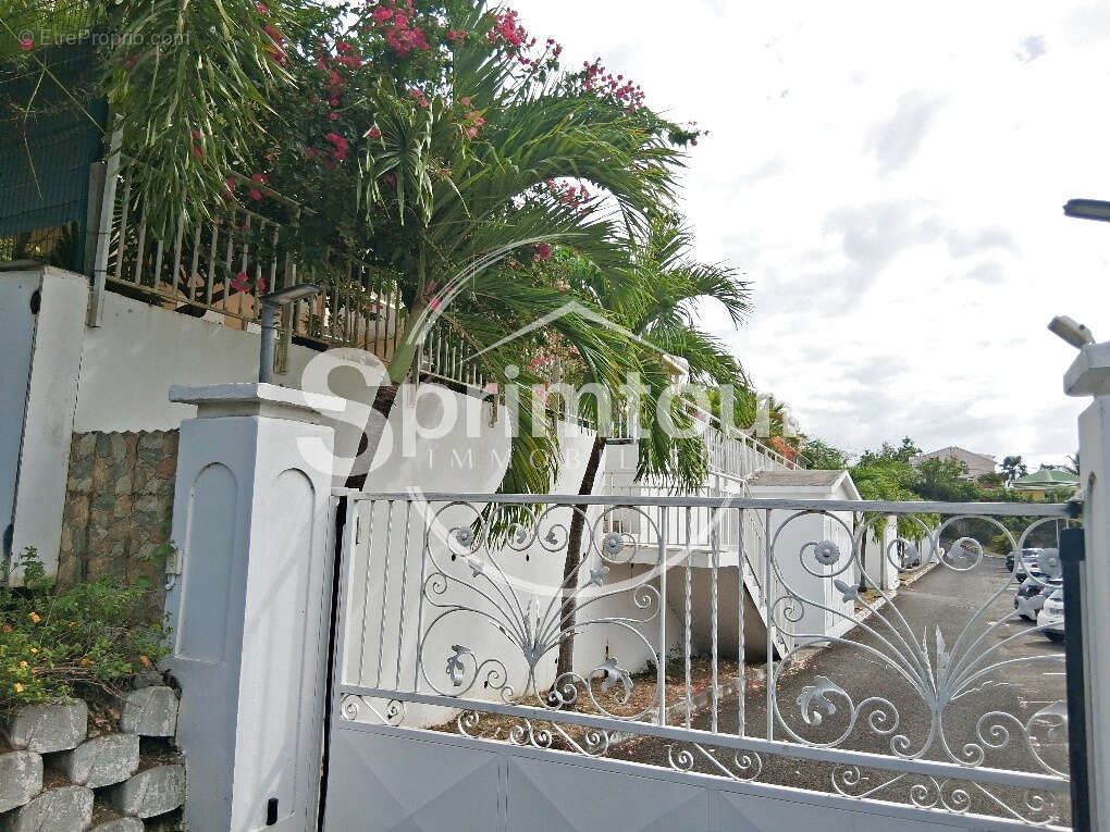 Appartement à LE GOSIER