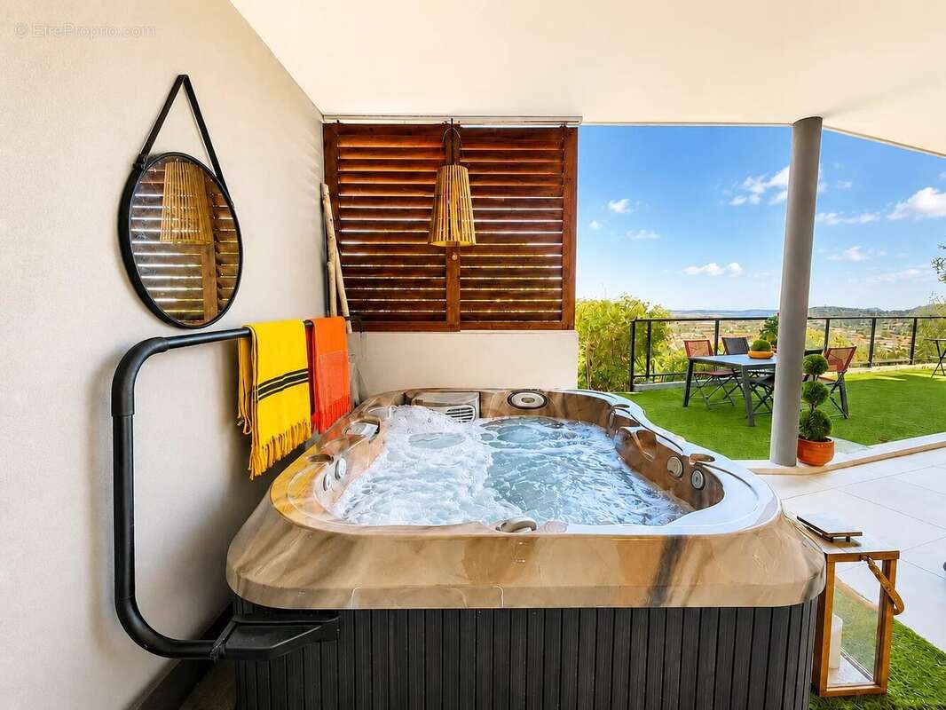 Appartement à HYERES