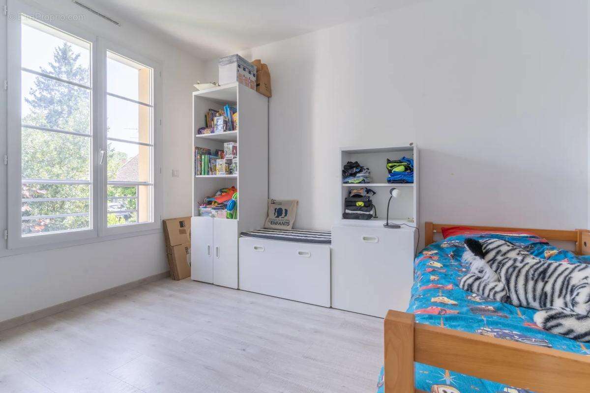 Maison à LES CLAYES-SOUS-BOIS