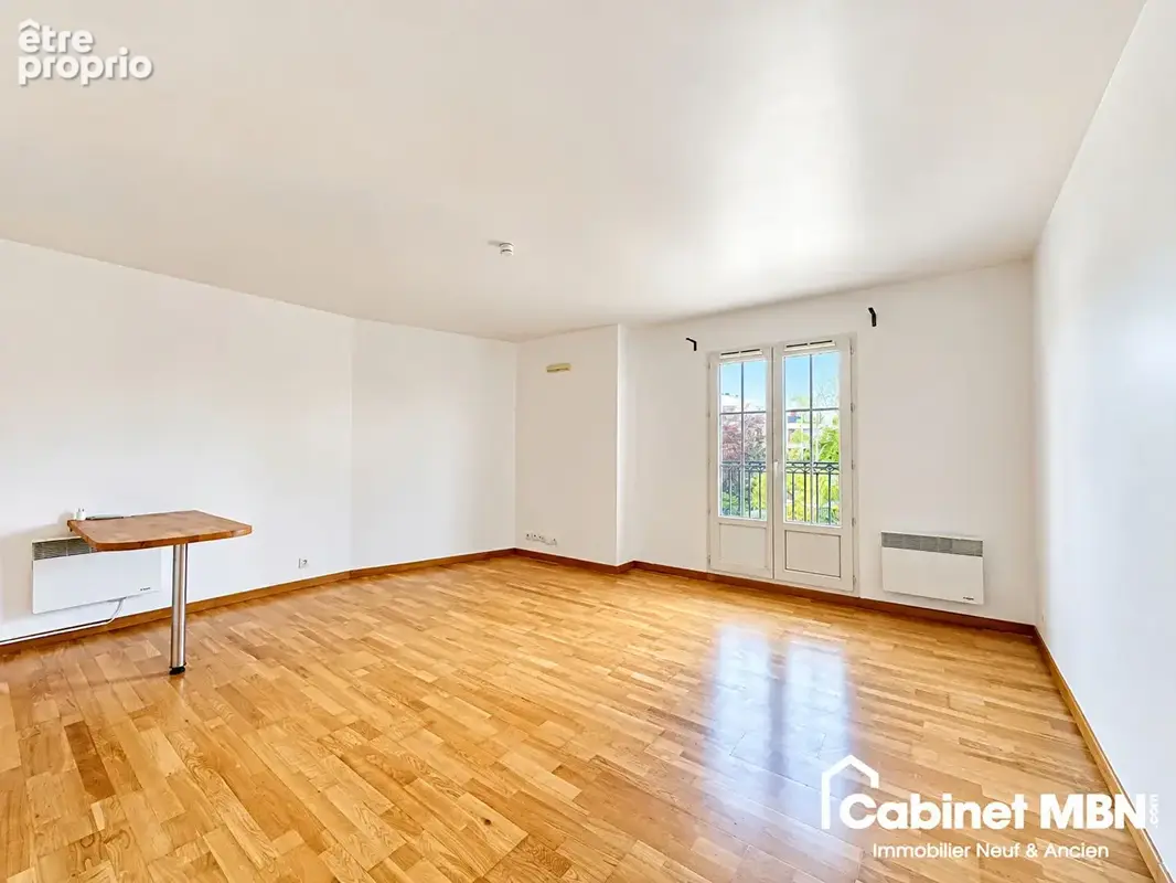 Centre-ville - studio 31 m² - balcon - parking - photo 2