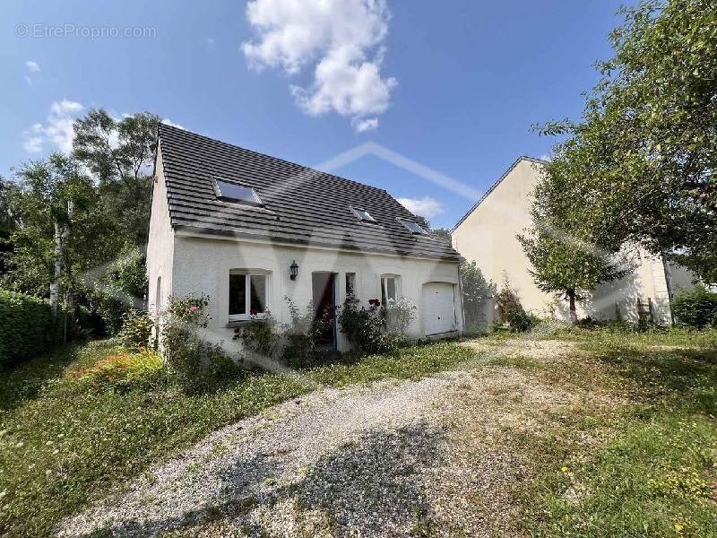 Maison à COMBS-LA-VILLE