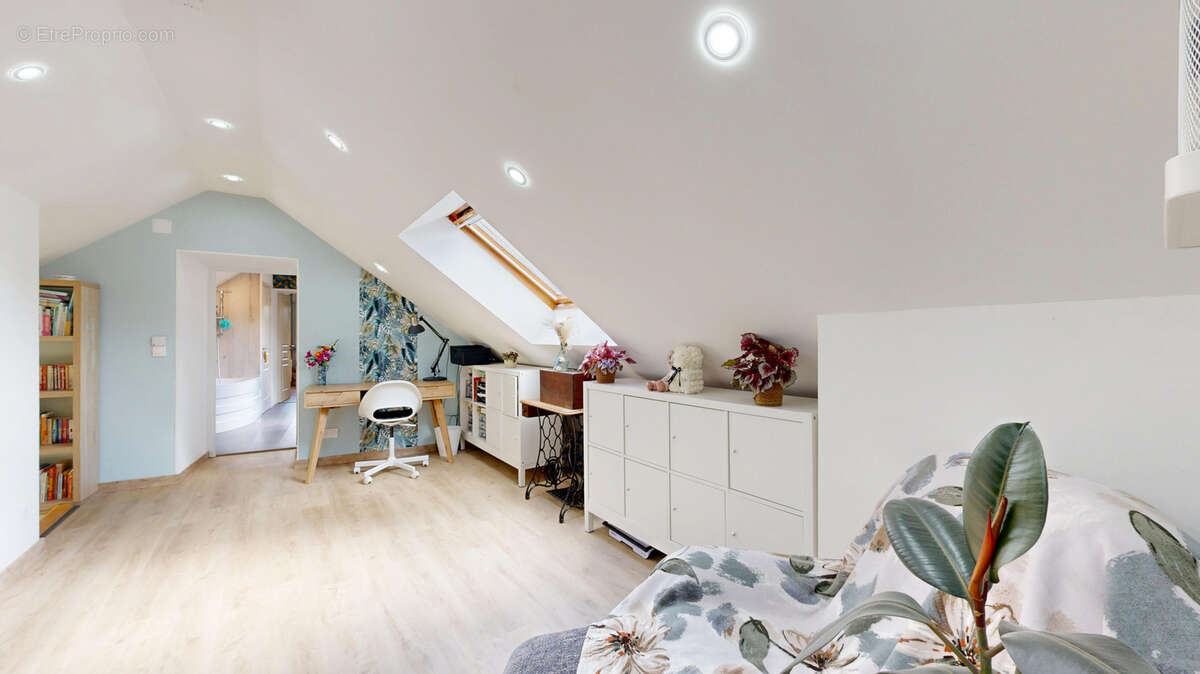 Maison à REFFUVEILLE