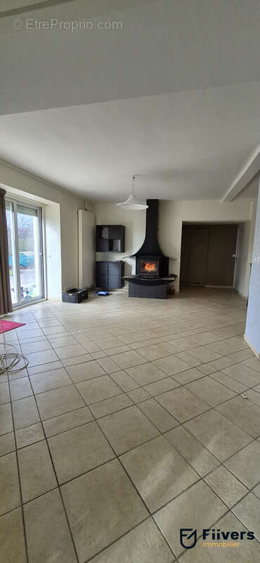 Maison à SAINT-PIERRE-DU-PERRAY