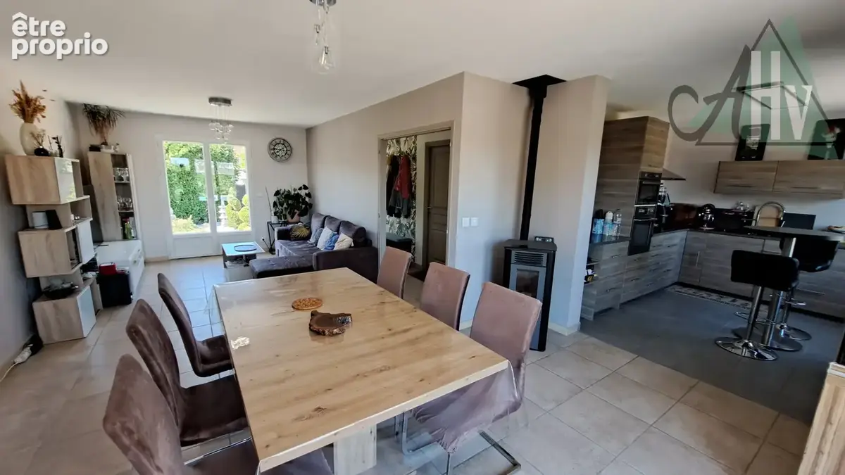 SERGINES (89) - Pavillon récent de 98 m2 avec 3 chambres + bureau, sur sous-sol total avec beau jardin. - photo 4