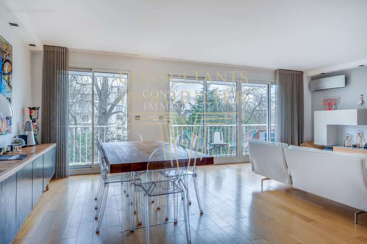 Appartement à NEUILLY-SUR-SEINE