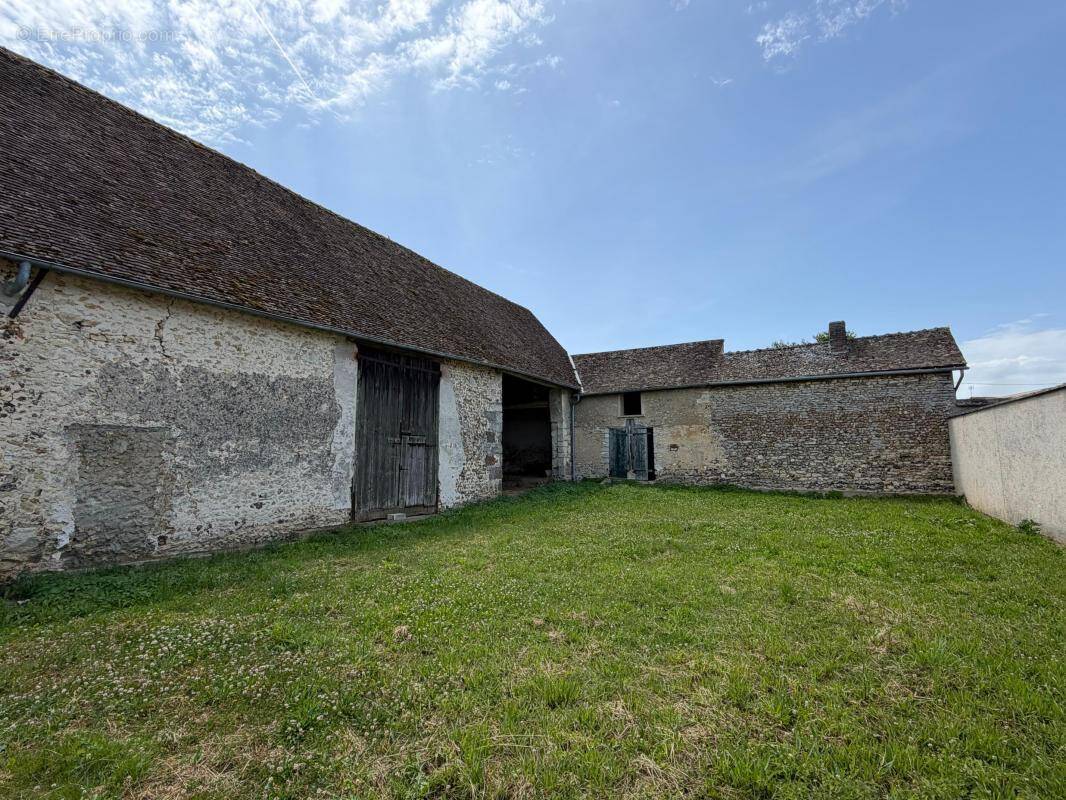 Maison à SAINT-LUBIN-DE-LA-HAYE