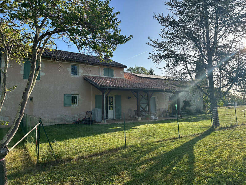 Maison à CASTERA-LECTOUROIS