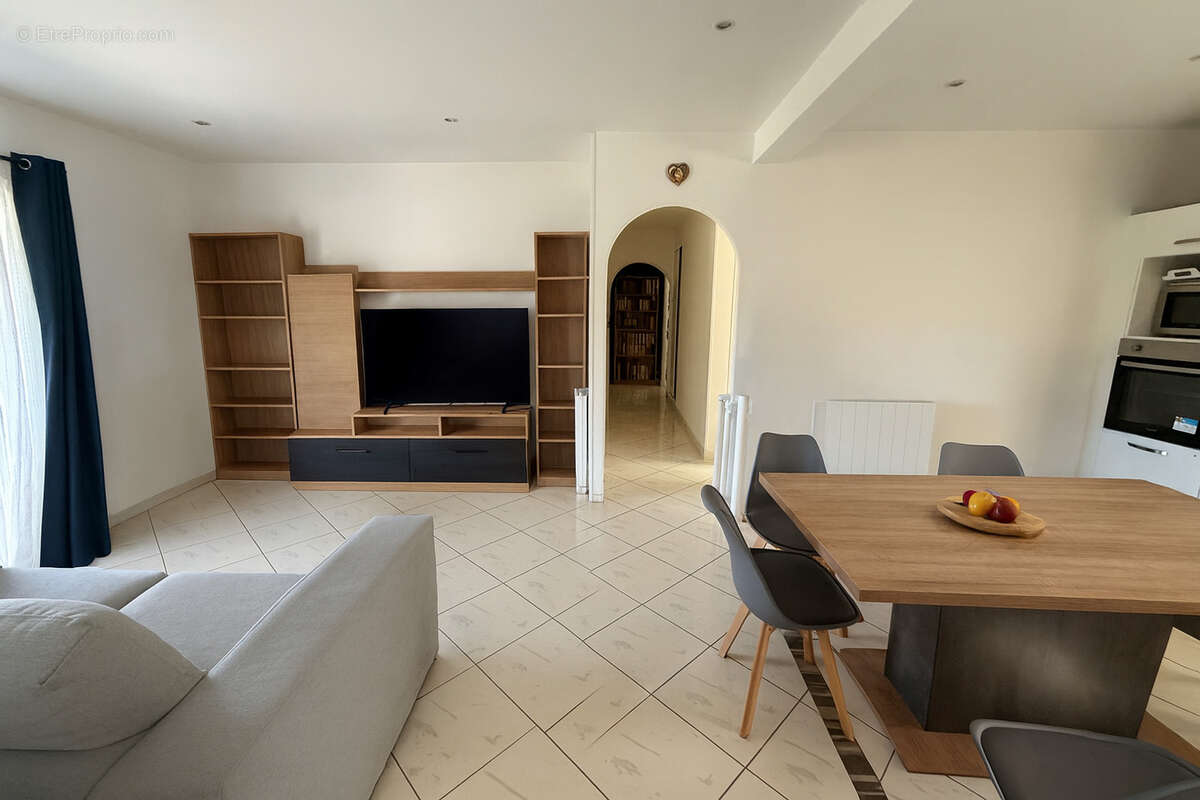 Maison à SOLLIES-PONT