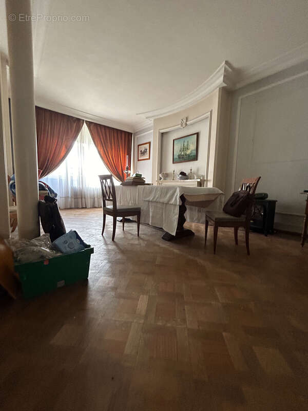 Maison à LUSSAC-LES-CHATEAUX