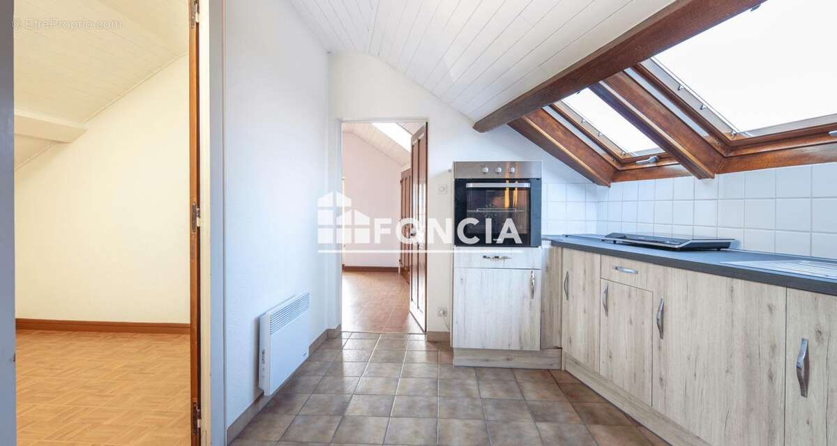 Exclusivite claix - centre ville - photo 2