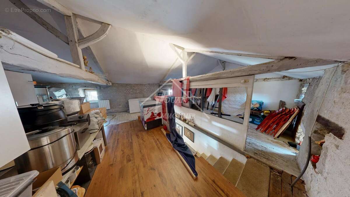 Commerce à CHARROUX