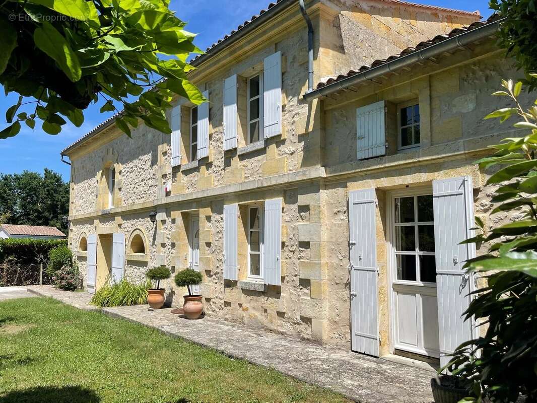 Maison à SAINT-MEDARD-D'EYRANS
